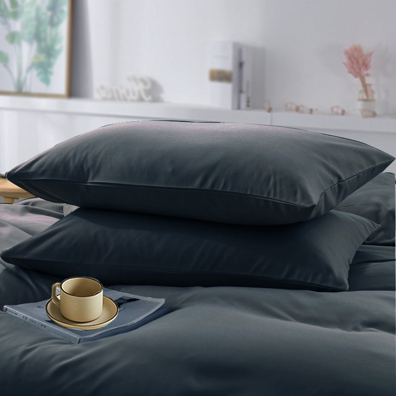 This set includes 2 soft sanded pillowcases made of 100% polyester. These non-wrinkle pillowcases are easy to care for and fade-resistant. They are crafted from lightweight 90g woven fabric that is machine washable. Please note that pillows are not