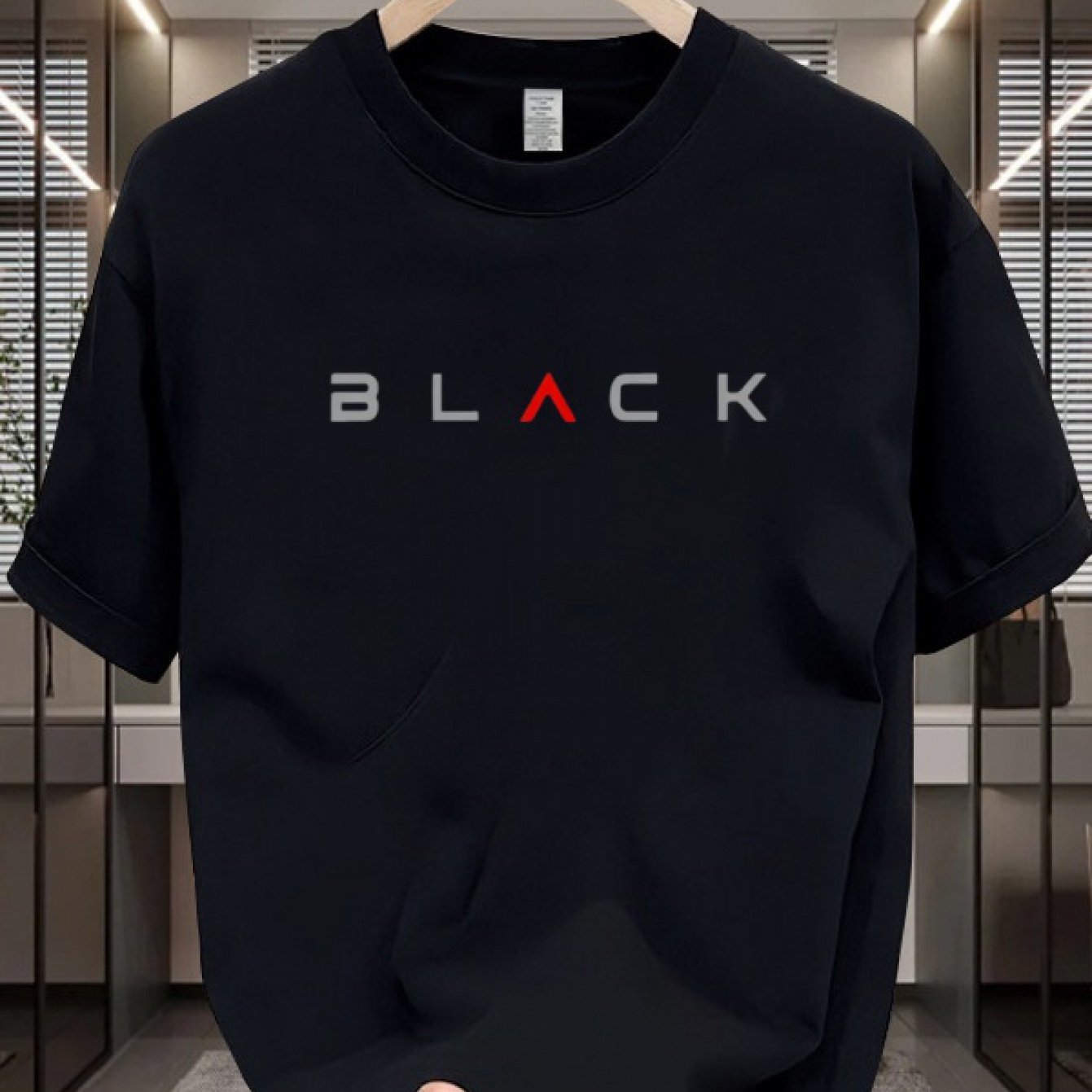 Men's Casual and comfortable solid color cotton t-shirt with short sleeves and crew neck, perfect for casual wear.