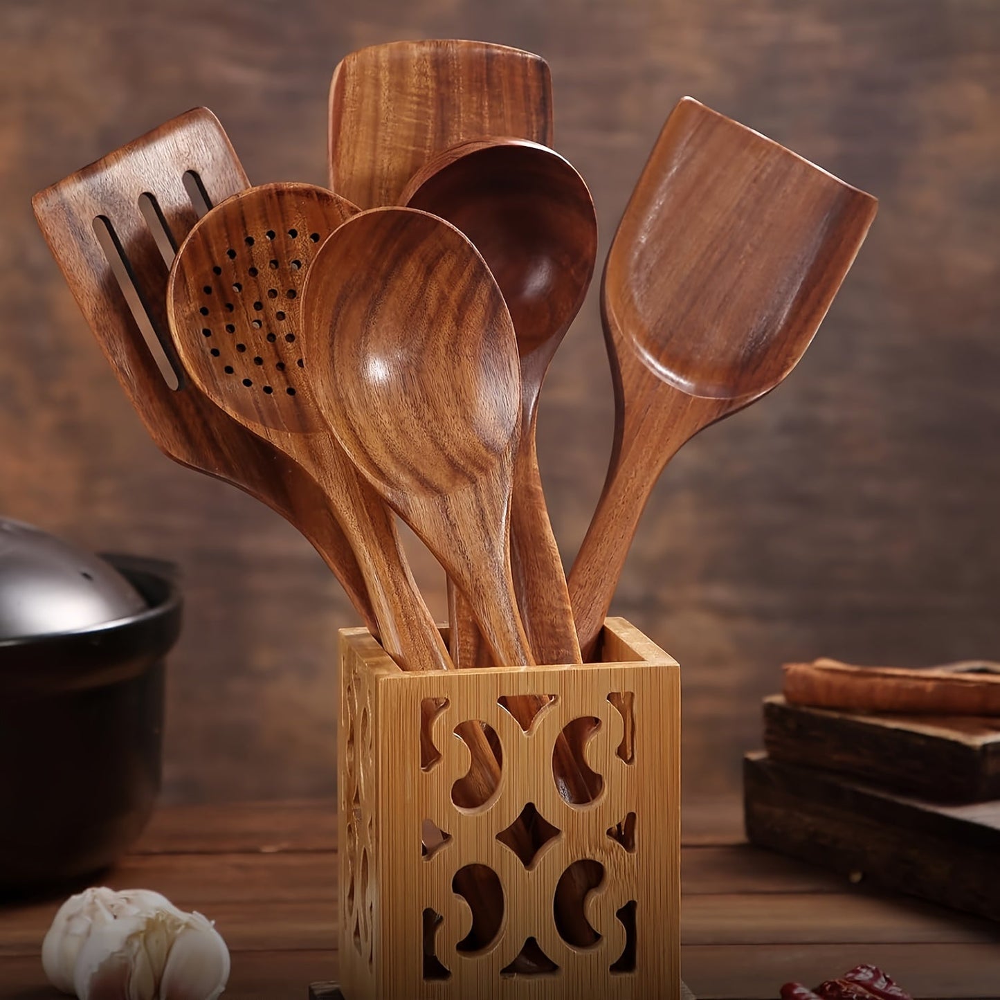 Set of 6 high-quality wooden kitchen utensils, including non-stick and heat-resistant tools for safe and healthy cooking. Includes spatulas and spoons made from premium wood.