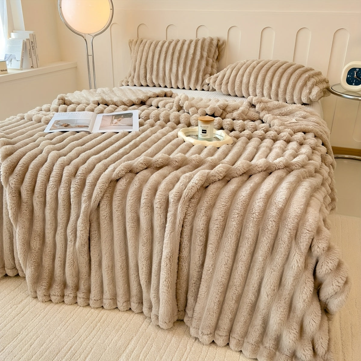 Traditional-Style Striped Plush Blanket: Thick Double-Sided Fleece, All-Season Knit Polyester, Machine Washable, 250-300gsm