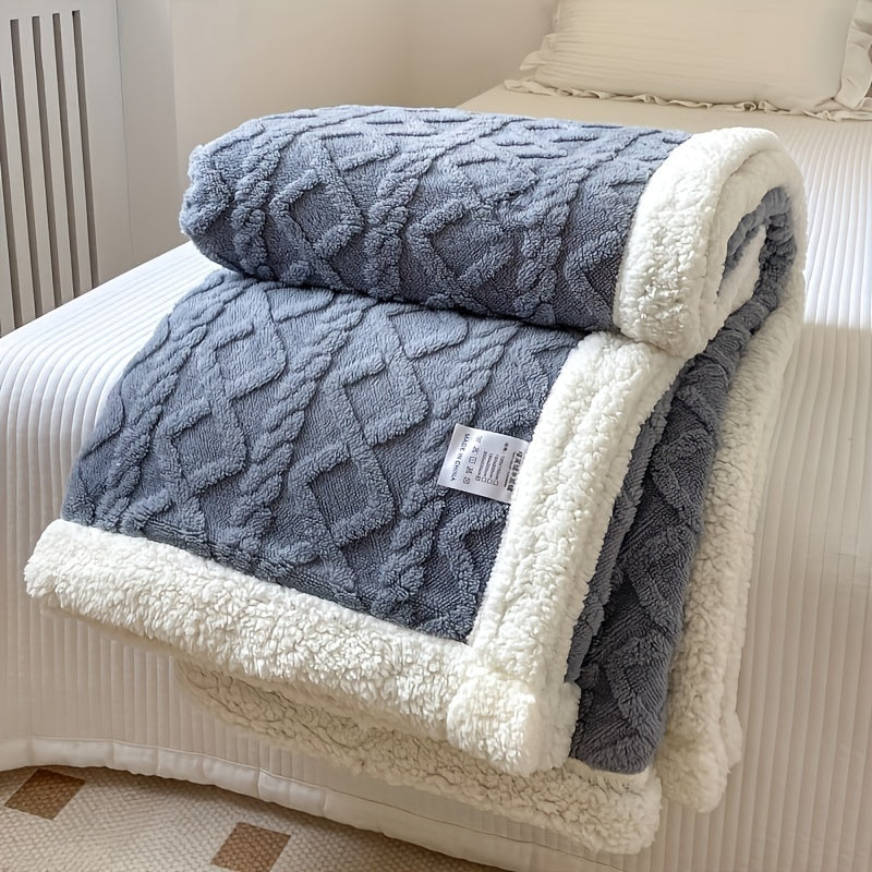 One piece of double-sided taffeta blanket, a warm and thickened fleece solid color blanket, perfect for couches, sofas, offices, beds, camping, and travel. This soft and warm throw blanket is a multi-purpose gift that can be used throughout all seasons.