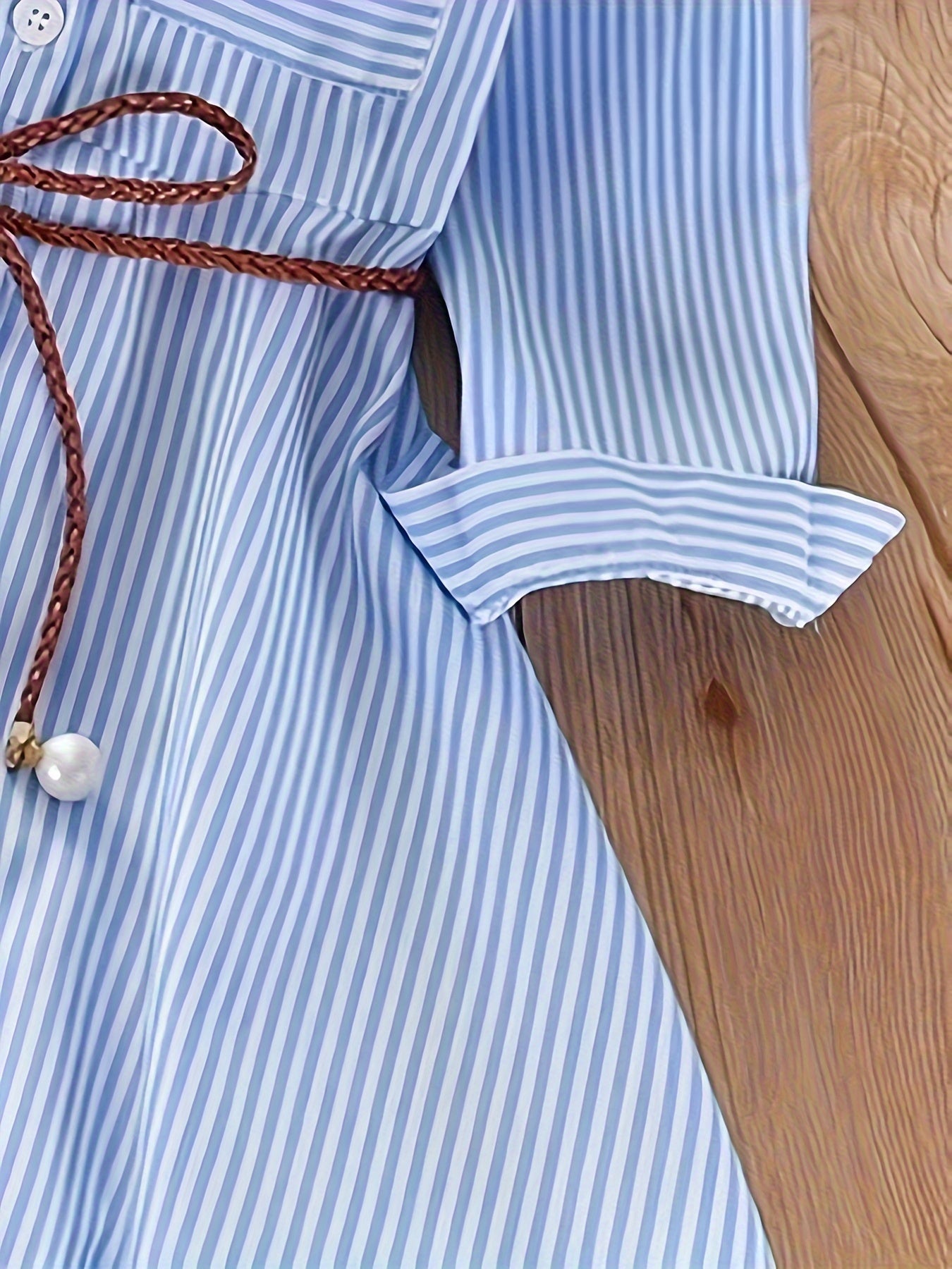 Stylish striped shirt dress with pockets - Ideal for multiple seasons - One size smaller.