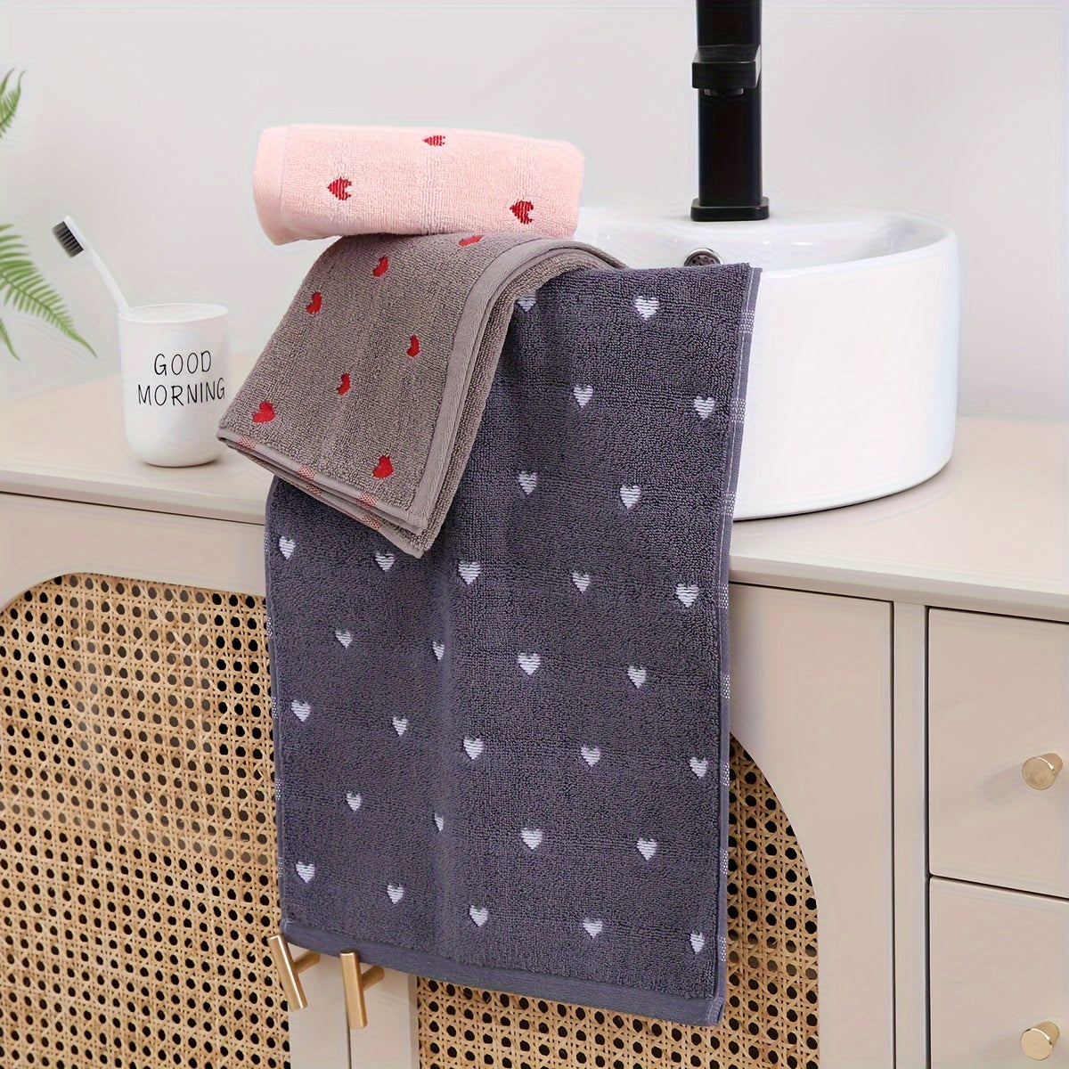 2pcs Heart Embroidered Hand Towels: Absorbent, Comfortable, Soft, Skin-Friendly. Perfect for Bathroom and Home Use.