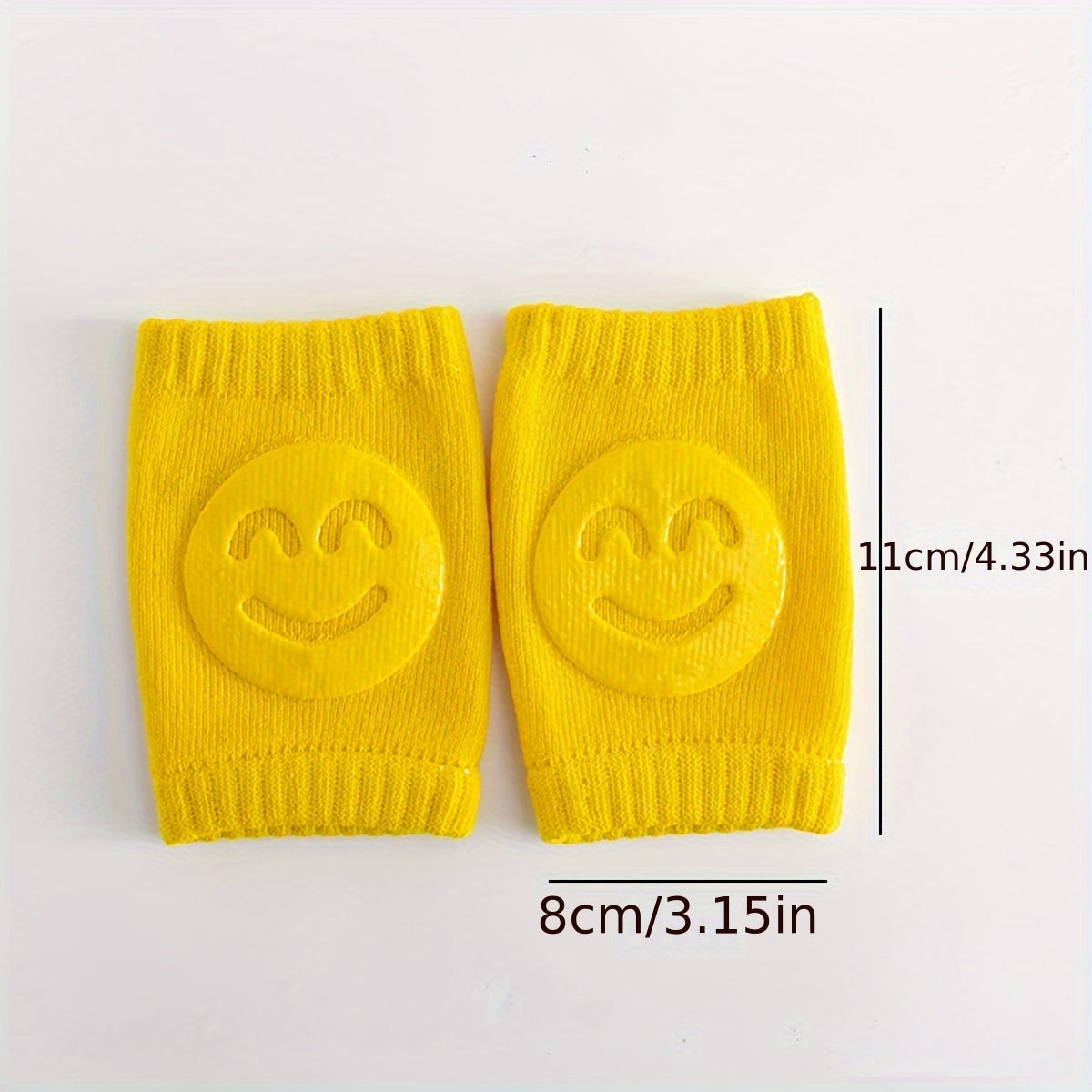 Two pairs of knee pads for toddlers to use while crawling, made from non-slip, phthalate-free polyester material. These elbow and knee protectors are designed for children aged 0-3 years old, providing safety for early walkers with a cheerful happy face