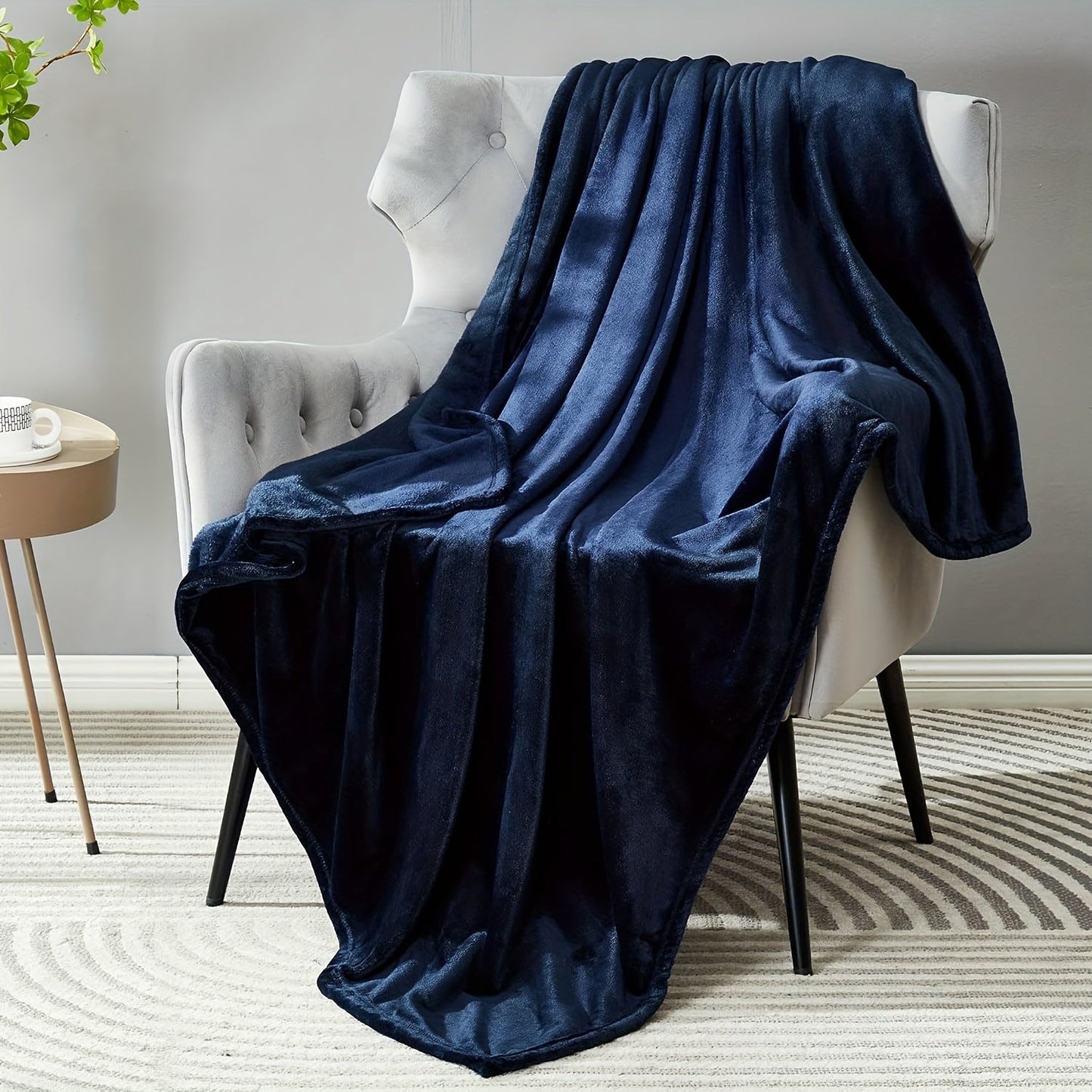 Soft Cozy Plush Fleece Throw Blanket in Solid Color Shaggy Minky Lightweight Fuzzy Flannel, Perfect for Bedroom. This Luxury Washable Warm Velvet Blanket is Ideal for Couch, Sofa, or Pet, and is Breathable.