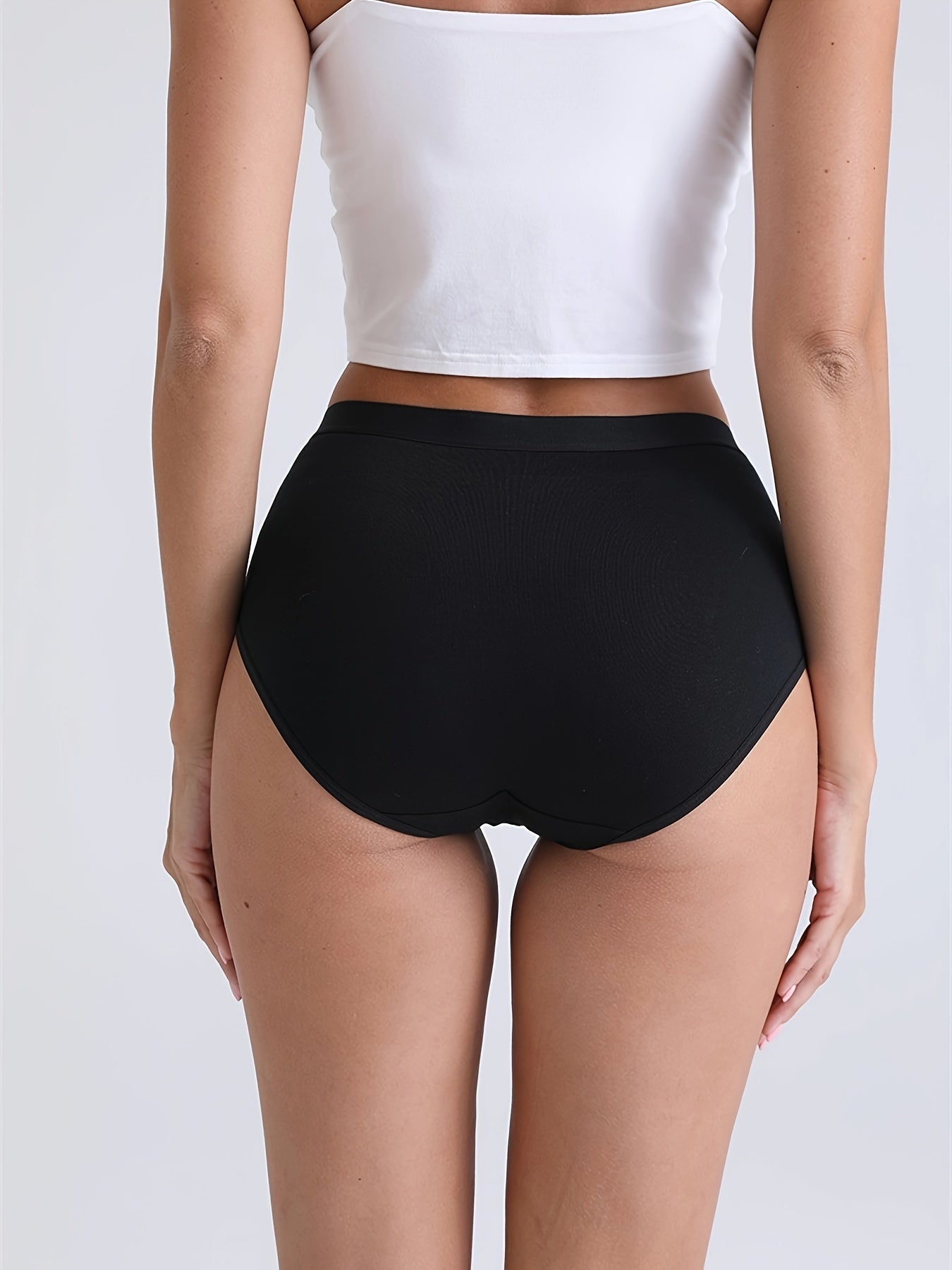 5 Seamless Briefs for Women, Comfortable and Stretchy Underwear