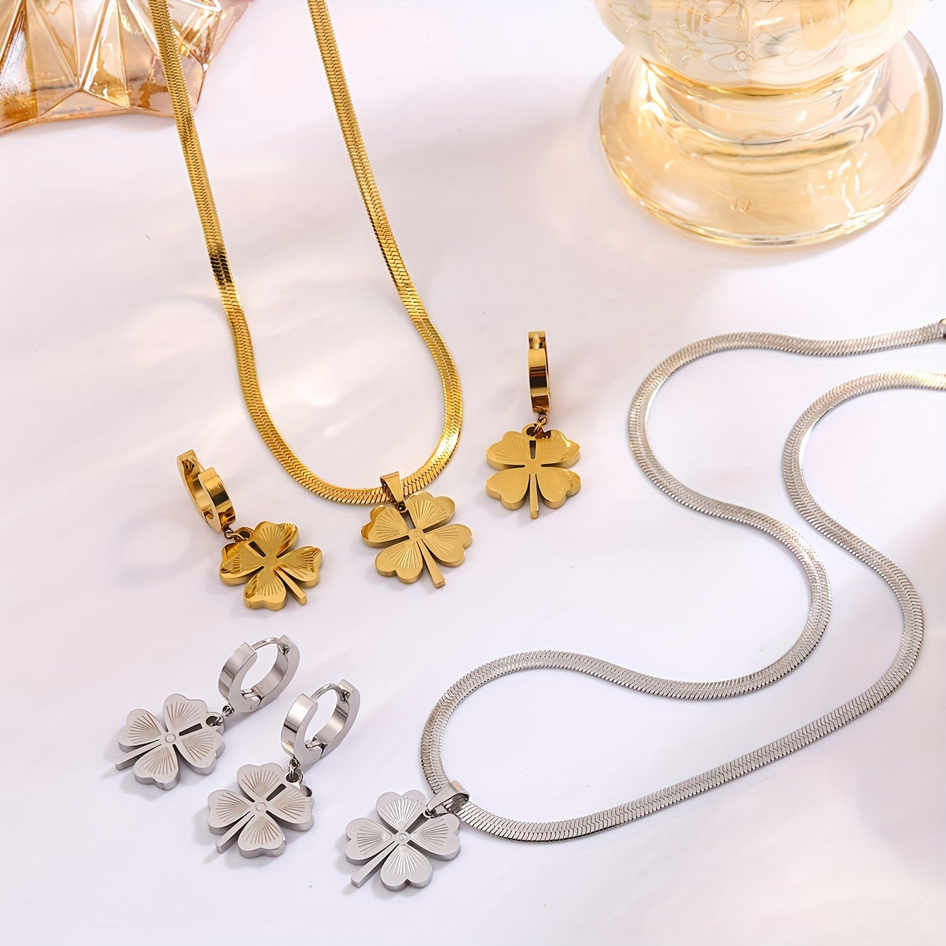 Exquisite 3-Piece Clover Jewelry Set crafted for Women - featuring an 18K Golden Plated Stainless Steel Necklace and Earrings, with a Stylish No-Stone Design, Ideal for Everyday Use and Gift-Giving