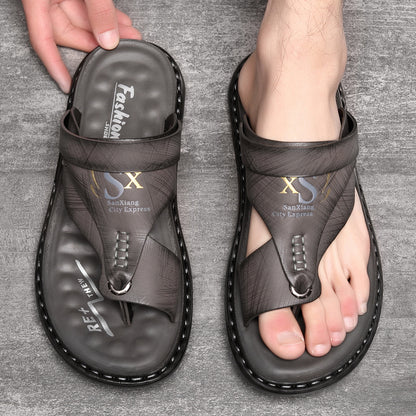 Trendy and multifunctional men's summer sandals ideal for outdoor activities.