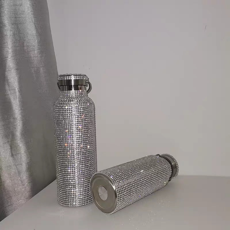 New 304 stainless steel water bottle in sizes of 350ml, 500ml, and 750ml, suitable for girls and adults to keep tea, coffee, or other beverages hot or cold.