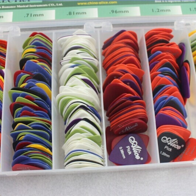 Assorted bag of 30 guitar picks with 6 thicknesses and bonus picks, ideal for versatile play and convenient storage.