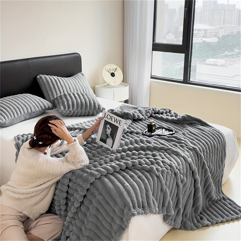 High-Quality Plush Blanket, Soft and Skin-Friendly, Stylish Solid Color, Providing Comfort and Warmth