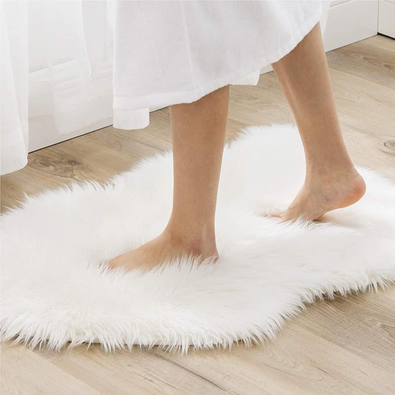 Luxurious Super Soft Fluffy Area Rug - Faux Fur Sheepskin Rug for Bedside Sofa Floor Nursery, Home Decor, Room Decor Carpet - 1 Piece