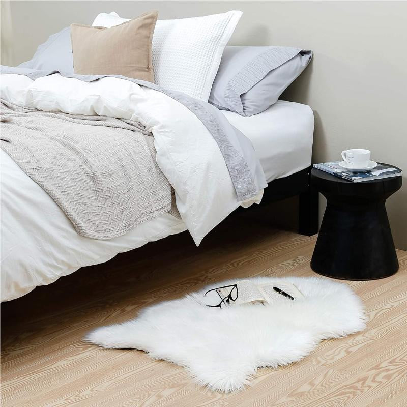 Luxurious Super Soft Fluffy Area Rug - Faux Fur Sheepskin Rug for Bedside Sofa Floor Nursery, Home Decor, Room Decor Carpet - 1 Piece