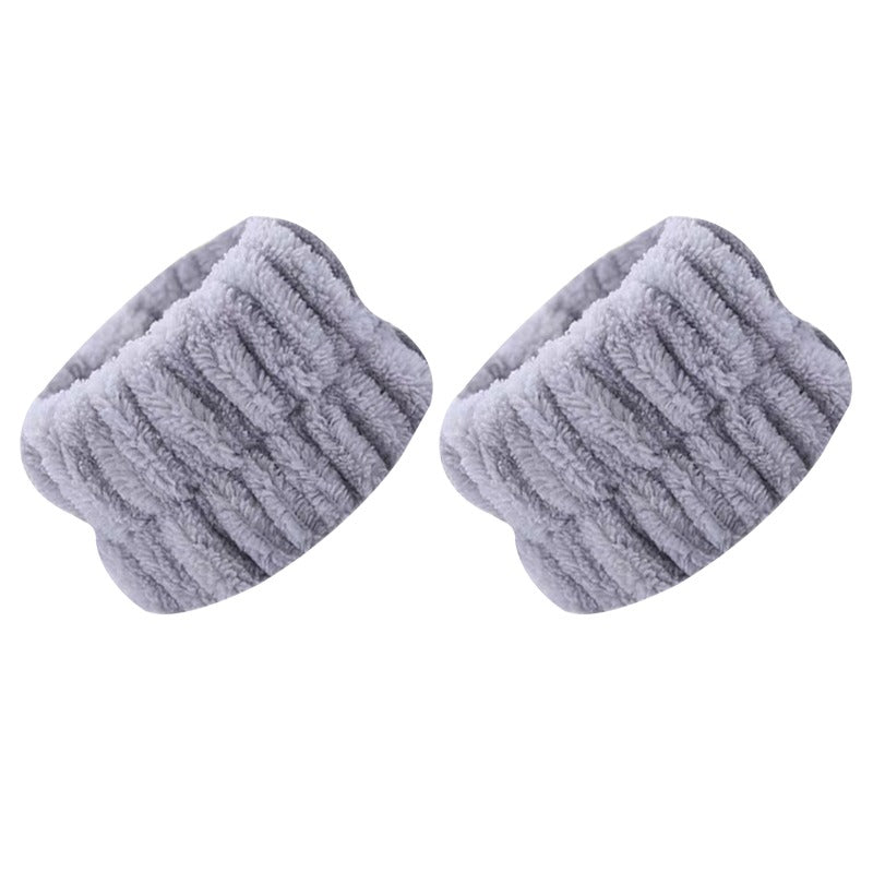 Set of 2 solid color face wash wristbands made of soft ultrafine fiber towel material. Absorbent and convenient for facial cleaning to avoid dampness. Bathroom accessory.