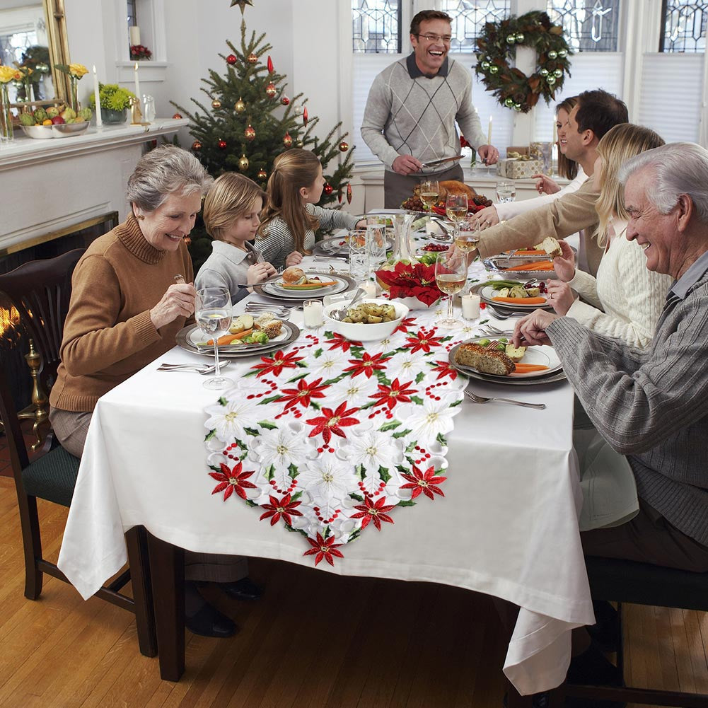 New Christmas printed tablecloths and embroidered table runners in various sizes for table decoration supplies at parties or picnics. Available in 28x43cm, 38x176cm, and 38x220cm.