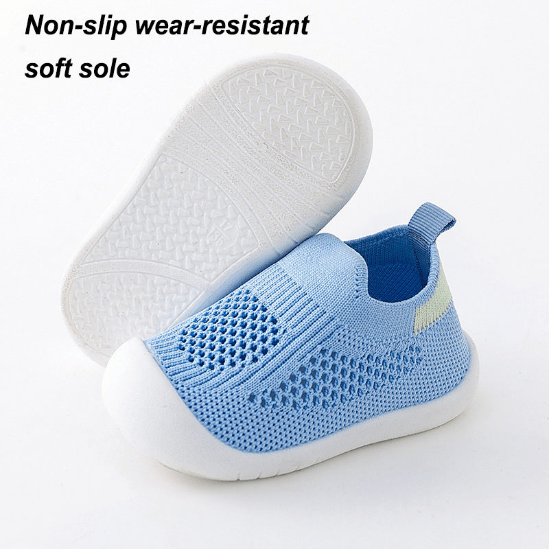 Breathable mesh toddler shoes that are wear-resistant, non-slip, and comfortable for boys and girls during the summer.