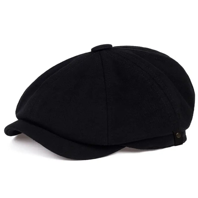 Lightweight unisex beret in solid color for casual wear, suitable for both women and men.