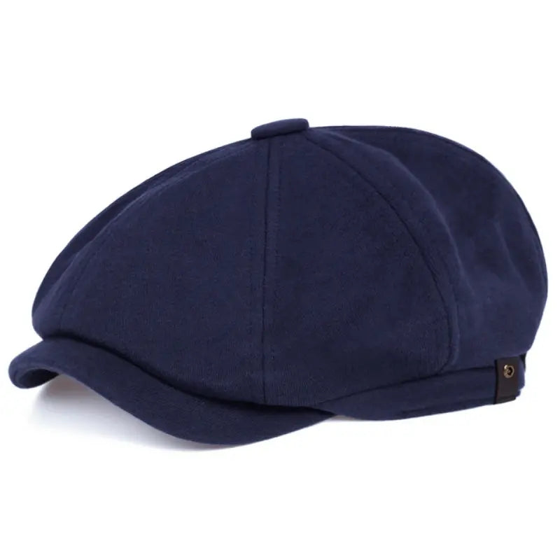 Lightweight unisex beret in solid color for casual wear, suitable for both women and men.