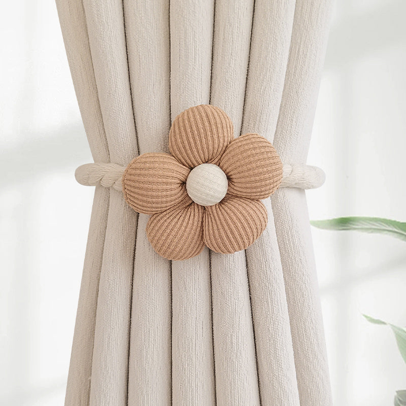 Decorate your bedroom or living room with this elegant Flower Pattern Curtain Tieback. No drilling necessary - simply use the Binding Strap to secure your curtains with style. This Curtain Storage Rope is a convenient and stylish addition to your home