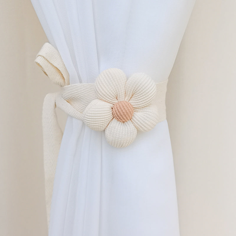 Decorate your bedroom or living room with this elegant Flower Pattern Curtain Tieback. No drilling necessary - simply use the Binding Strap to secure your curtains with style. This Curtain Storage Rope is a convenient and stylish addition to your home