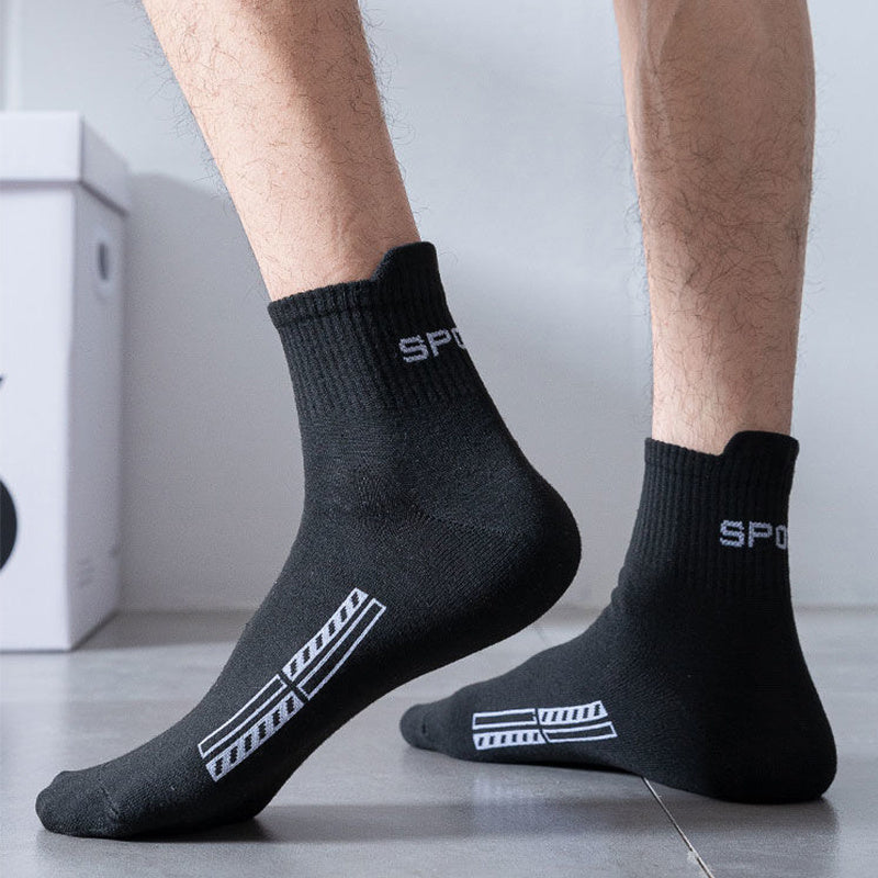 High quality casual socks for men in a pack of 10 pairs, size 38-45. Great gift for sports enthusiasts.