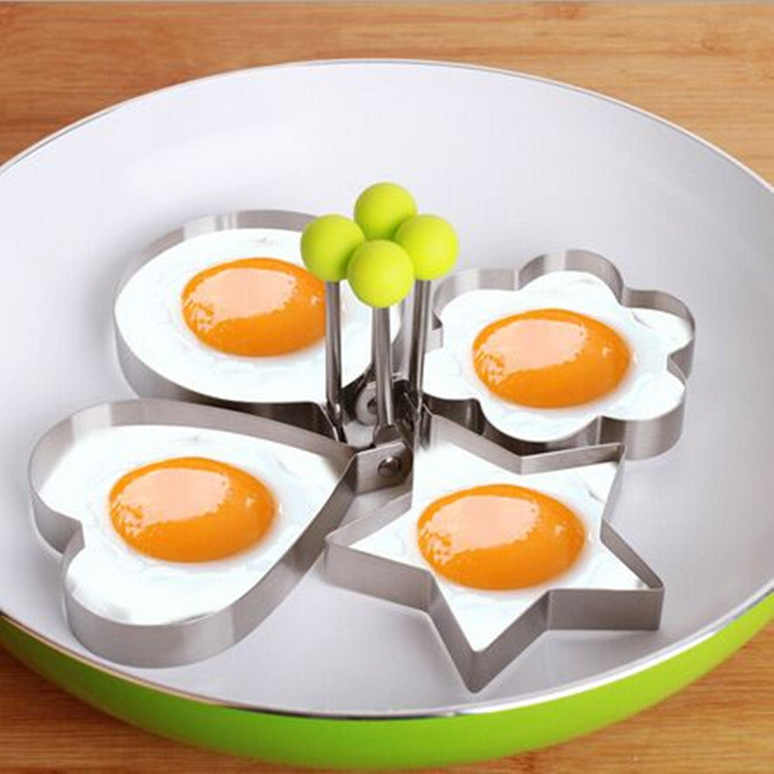 Set of 5 stainless steel egg molds designed for frying, featuring non-stick rings with handles in various shapes to easily make omelets and pancakes for breakfast. A versatile cooking tool for the kitchen.