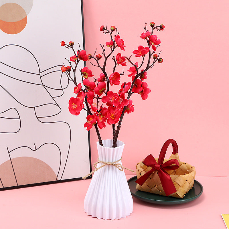 Contemporary Nordic-Inspired Plastic Vase for Fresh Flowers in Home Decor