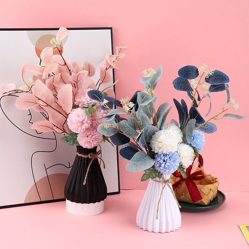 Contemporary Nordic-Inspired Plastic Vase for Fresh Flowers in Home Decor