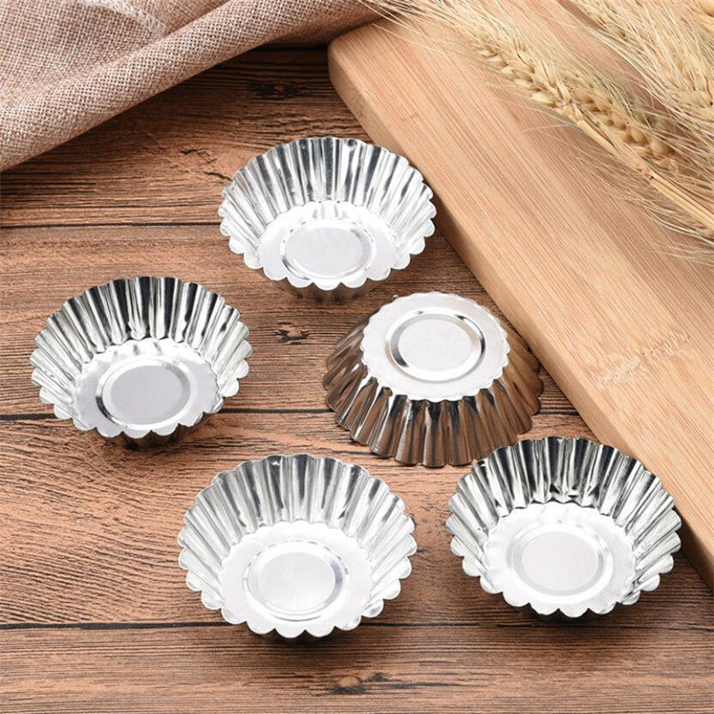 Set of 10 reusable egg tart molds, perfect for making cookies, puddings, mooncakes, and pastries. Essential baking tools and accessories.