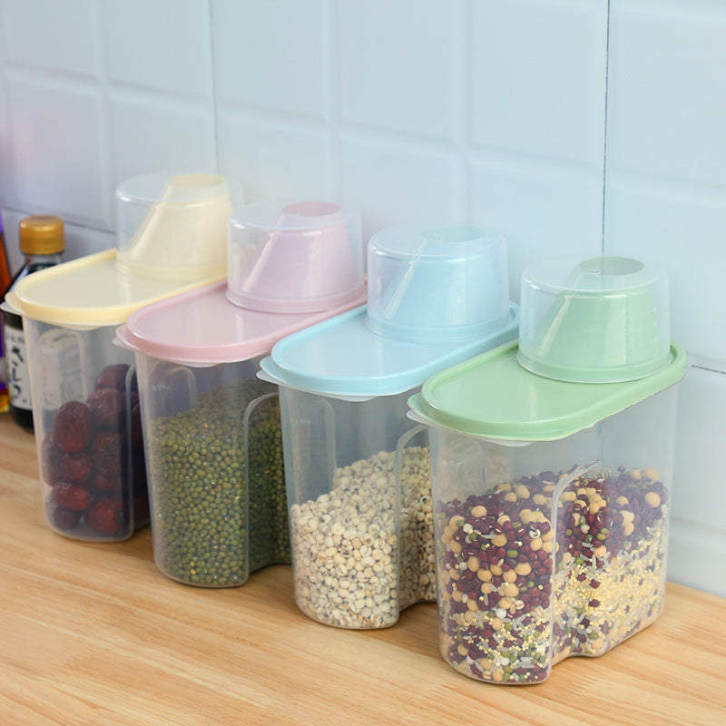 Set of four PP food storage boxes with clear plastic containers and pour lids, perfect for storing cereal, rice, pasta, tea, nuts, and coffee beans. Ideal for preserving food in the kitchen at home.