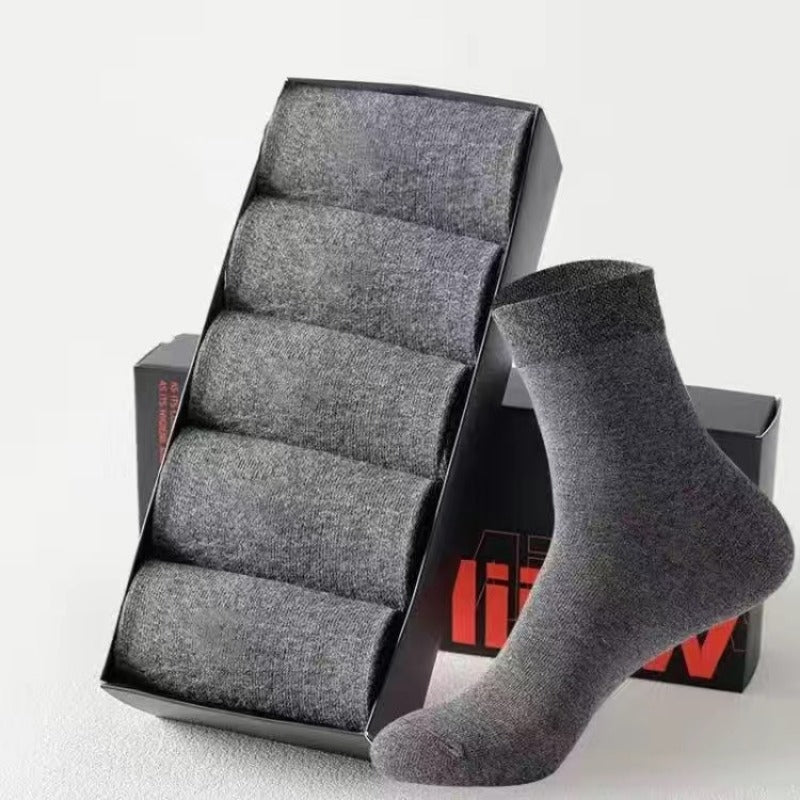 5 pairs of men's low cut socks, soft and breathable for all seasons.