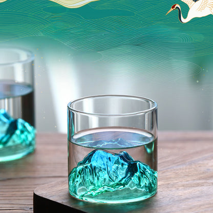 1 pc, Mountain pattern glass cup for drinking various beverages in all seasons.