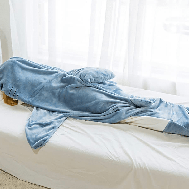 MIIYOUNG Adult Shark Blanket, 1 Piece, made with Ultra-Soft Flannel Fleece, Oversized Loose Home Blanket, Machine Washable, Cozy Plush Loungewear designed for individuals up to 170cm (69.5 inches) in height.