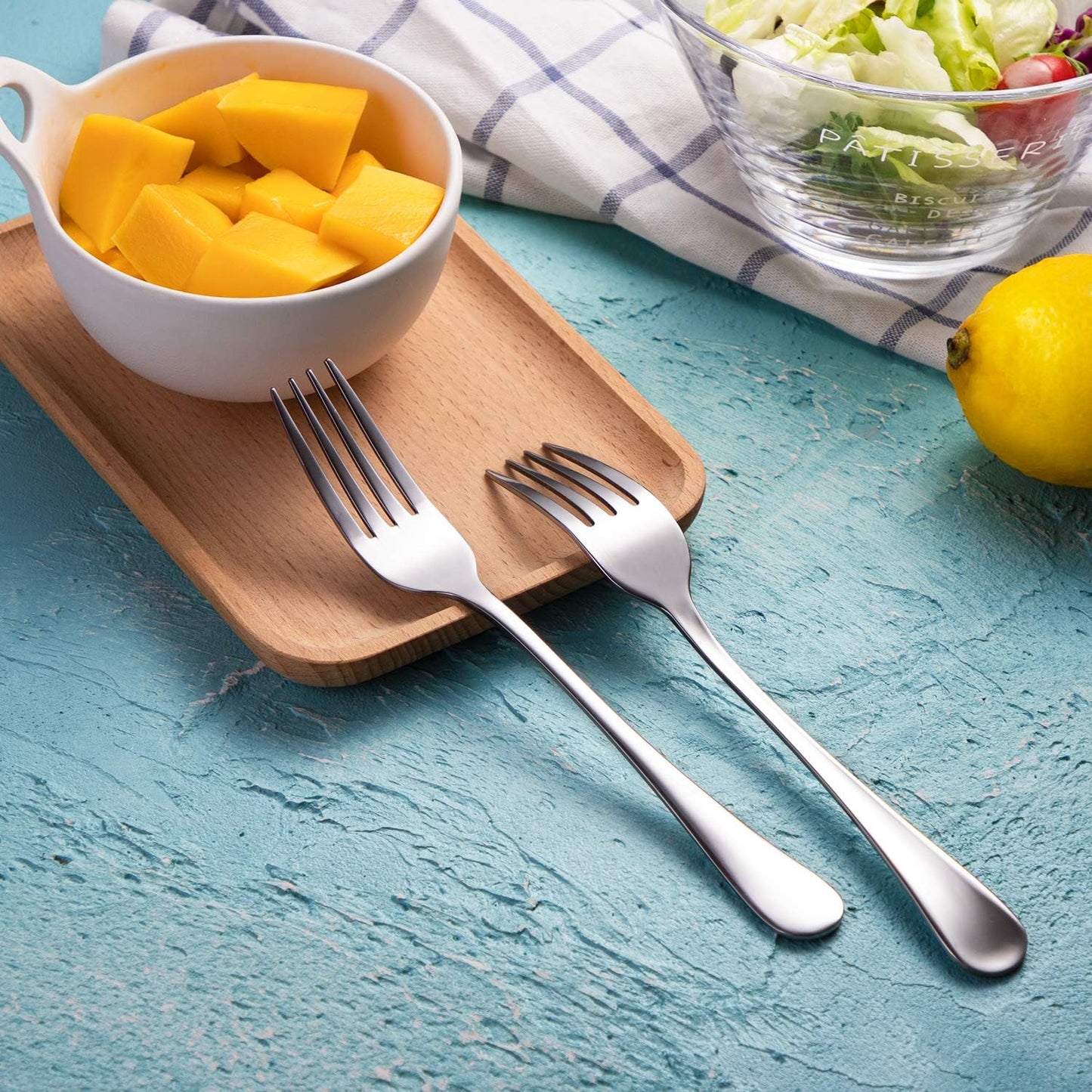 Mirror polished stainless steel fork laser engraved with "I Love You", perfect romantic gift for boyfriend or girlfriend, wedding or anniversary celebrations. Great for desserts at family parties or as a Christmas or birthday present.