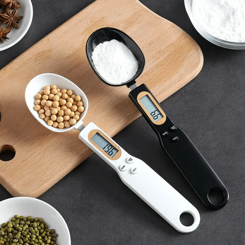 Accurate digital kitchen scale spoon with LCD display, precision range of 0.1g-500g, ideal for cooking, baking, and portion control. Powered by button batteries.