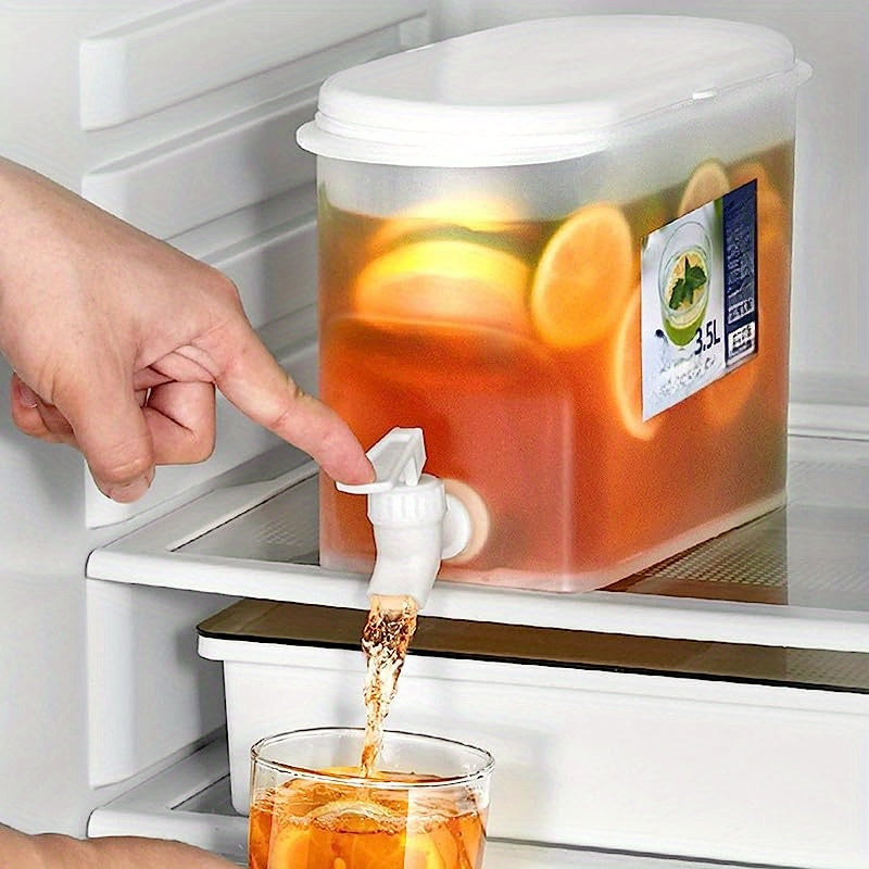 Durable PP plastic dispenser with spigot for serving iced tea and lemonade at home.