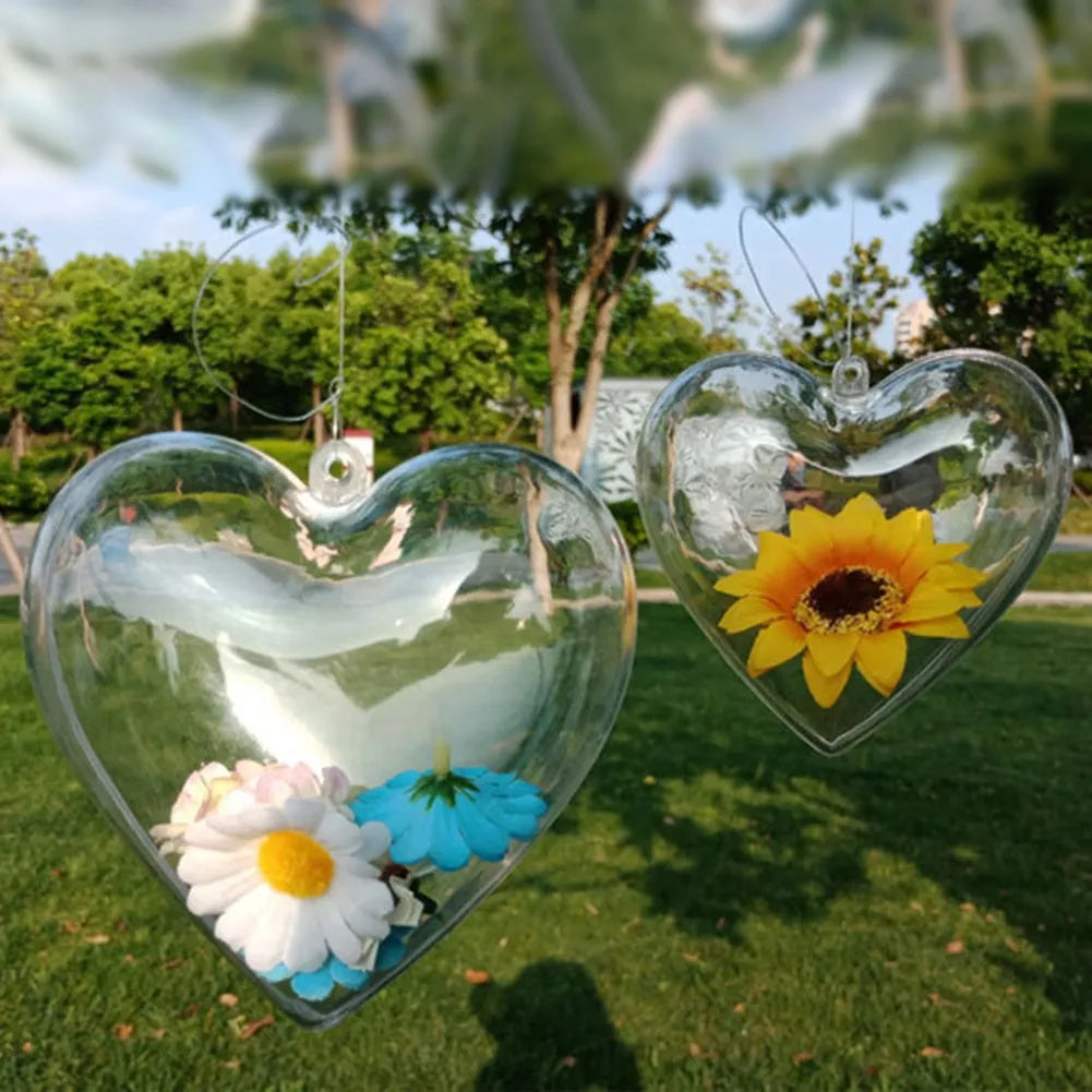 10 clear plastic heart-shaped Christmas ornaments for weddings, parties, and home décor.