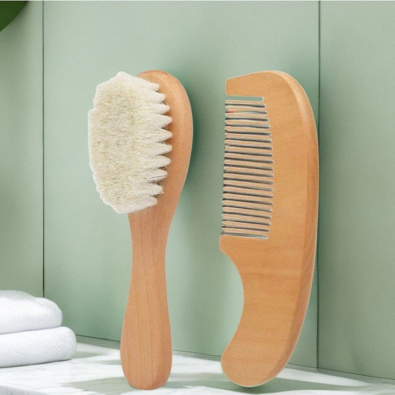 Combining both a wooden brush and soft hair comb, this portable head massager is perfect for a relaxing and cute hair bath experience.