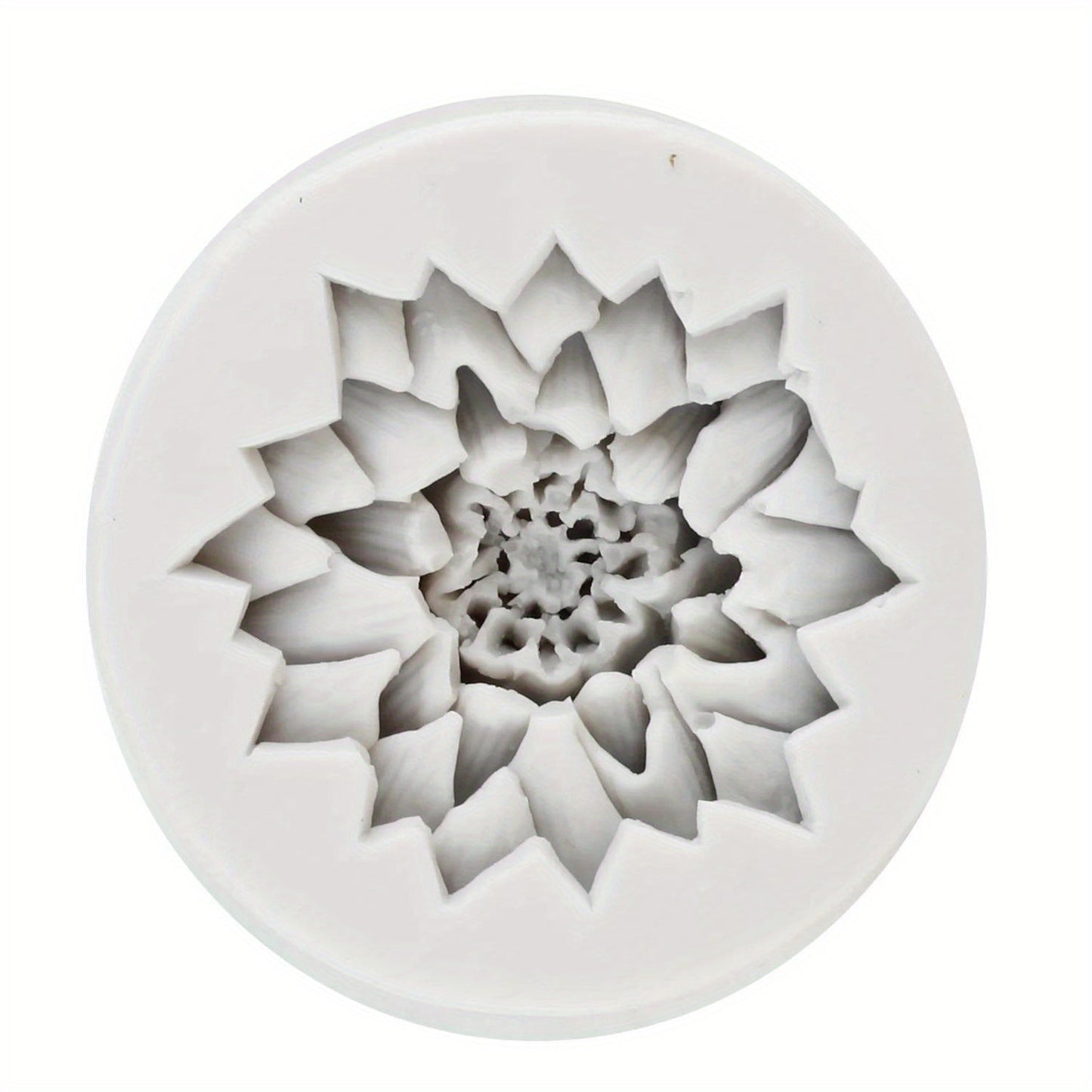 Silicone mold for creating a beautiful 3D Lotus Chrysanthemum flower, perfect for decorating cupcakes, fondant, wedding cakes, and chocolates. Ideal for DIY baking enthusiasts.