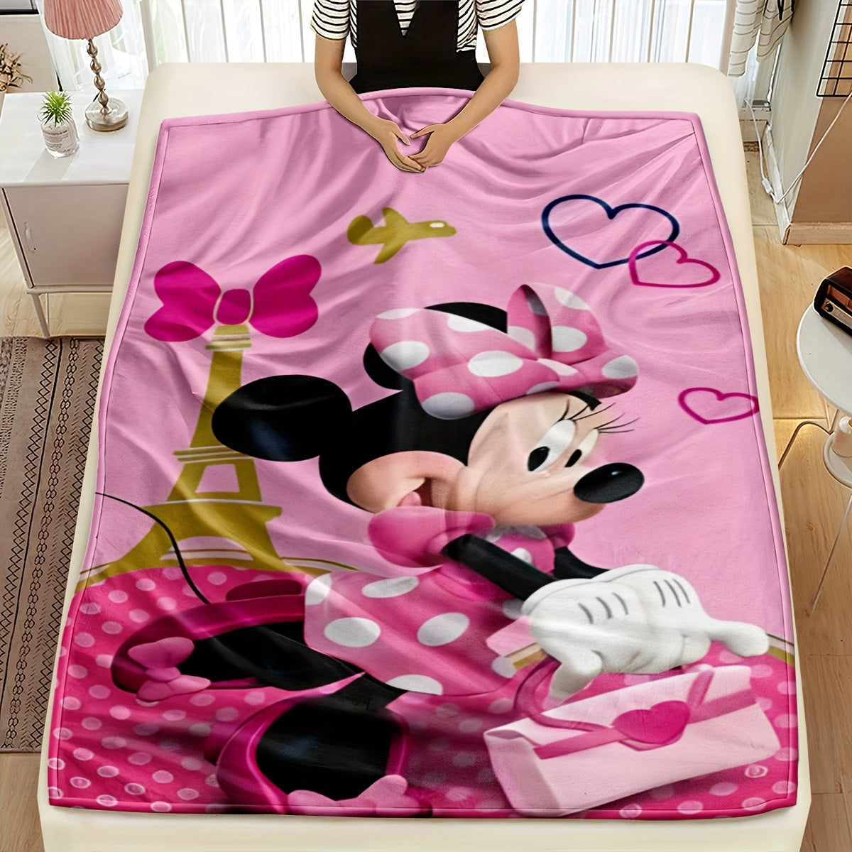 Minnie Mouse Paris Adventure Plush Throw Blanket - Modern Style, Versatile All-Season Knitted Polyester Blanket for Bedroom, Sofa, Bed, Car, Travel - 200-250gsm for Cozy Warmth