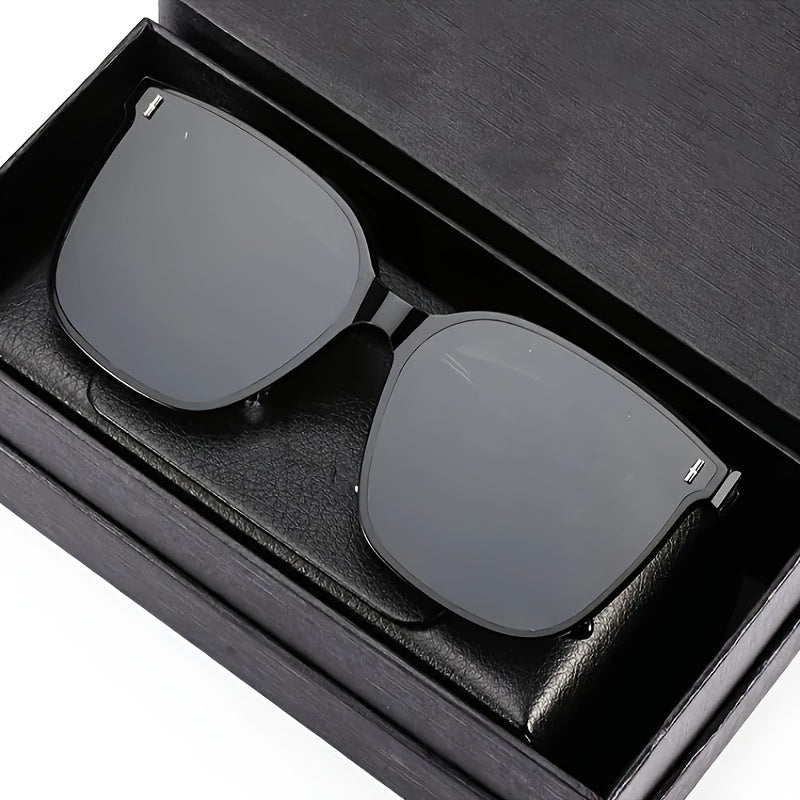 Stylish large frame glasses made of durable PC material, suitable for beach and summer fashion for both men and women.