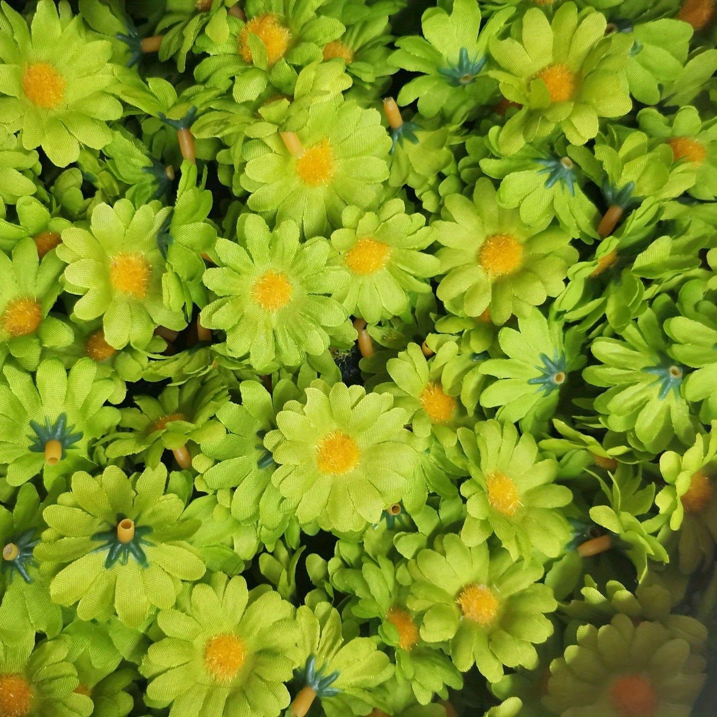 100/200 pieces of artificial daisy flowers, 4cm sunflower heads for decor.