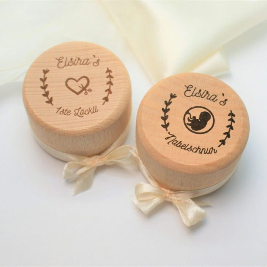 1 piece of personalized engraved wooden box for storing a baby's first hair and umbilical cord.