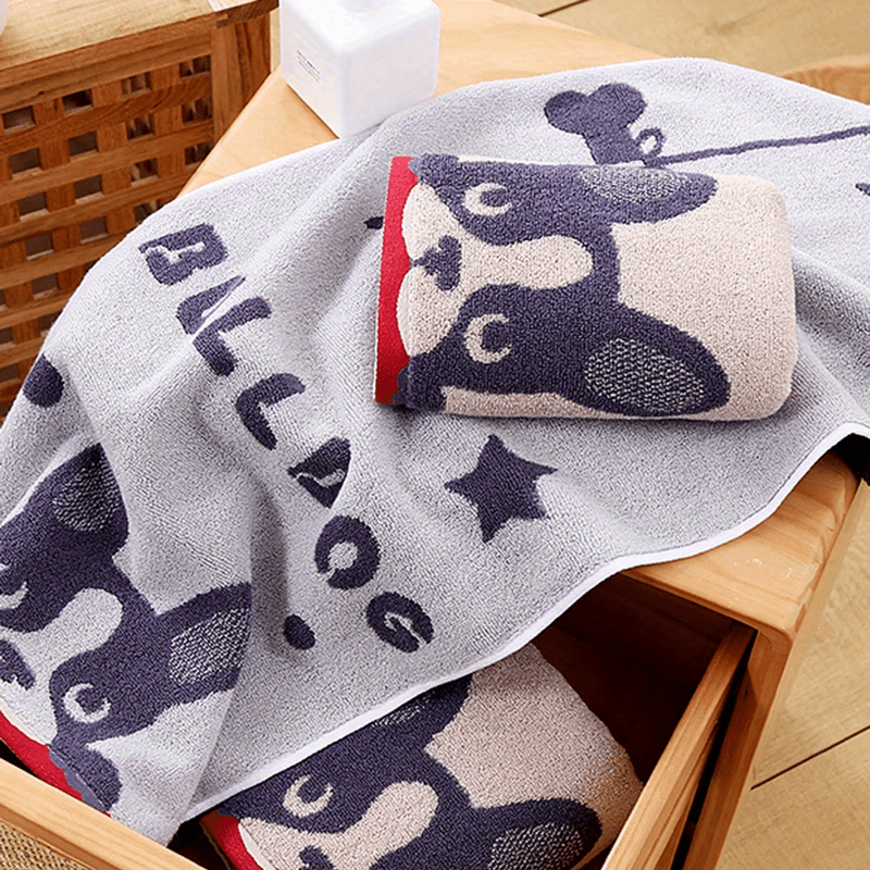 Bulldog Pattern Towel Set: 1 Bath Towel & 1 Hand Towel, Soft and Absorbent Cotton Towels for Bathroom"