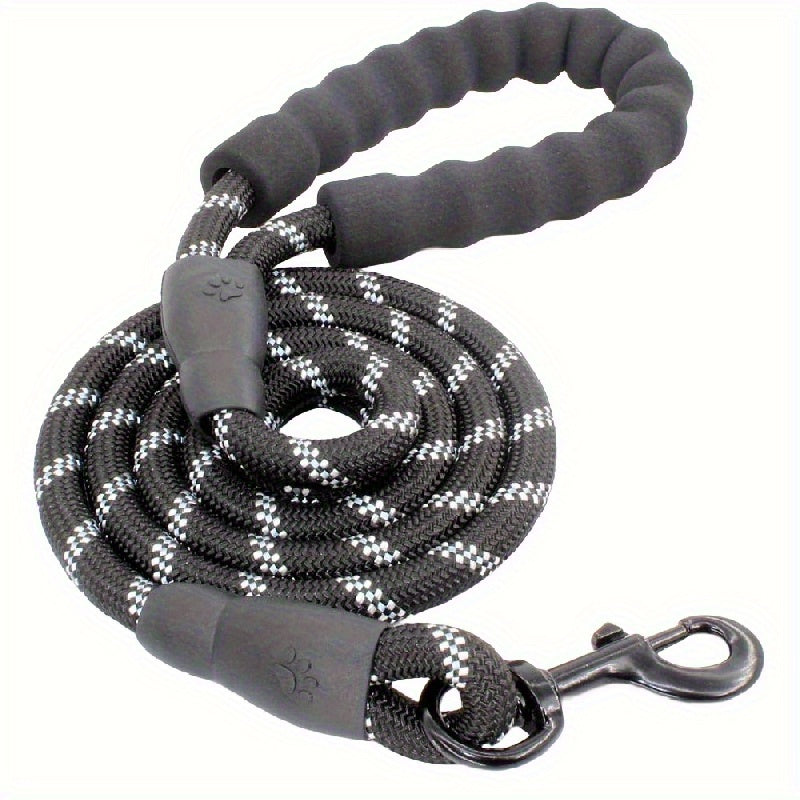 Reflective round rope leash for medium and large dogs.