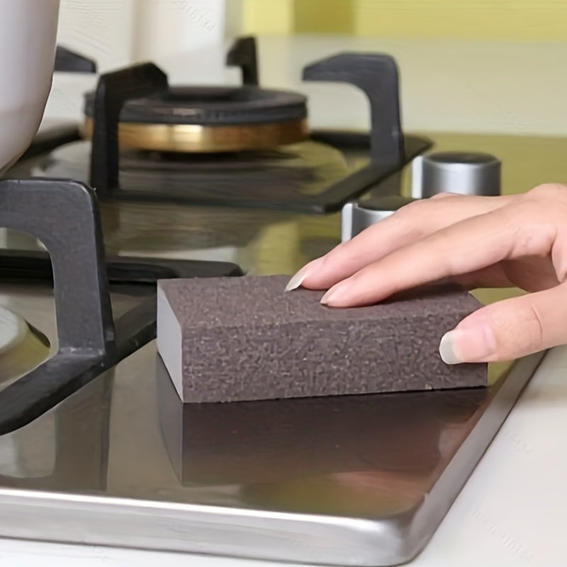 1 piece of Carborundum Magic Sponge – A versatile polyurethane cleaning brush for use in the kitchen and on furniture.