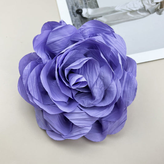 Elegant Camellia Flower Brooch: Luxury Multi-Layer Lapel Pin for Women's Suits and Dresses. Korean Style Needle Accessory featuring Flowers Shape, Simple and Elegant Design. Perfect for Stage or Everyday Wear.