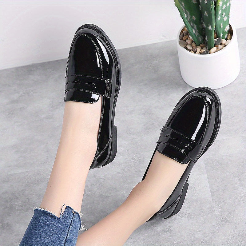 Chunky heel loafers in solid color for women, with preppy style and slip-on comfort.