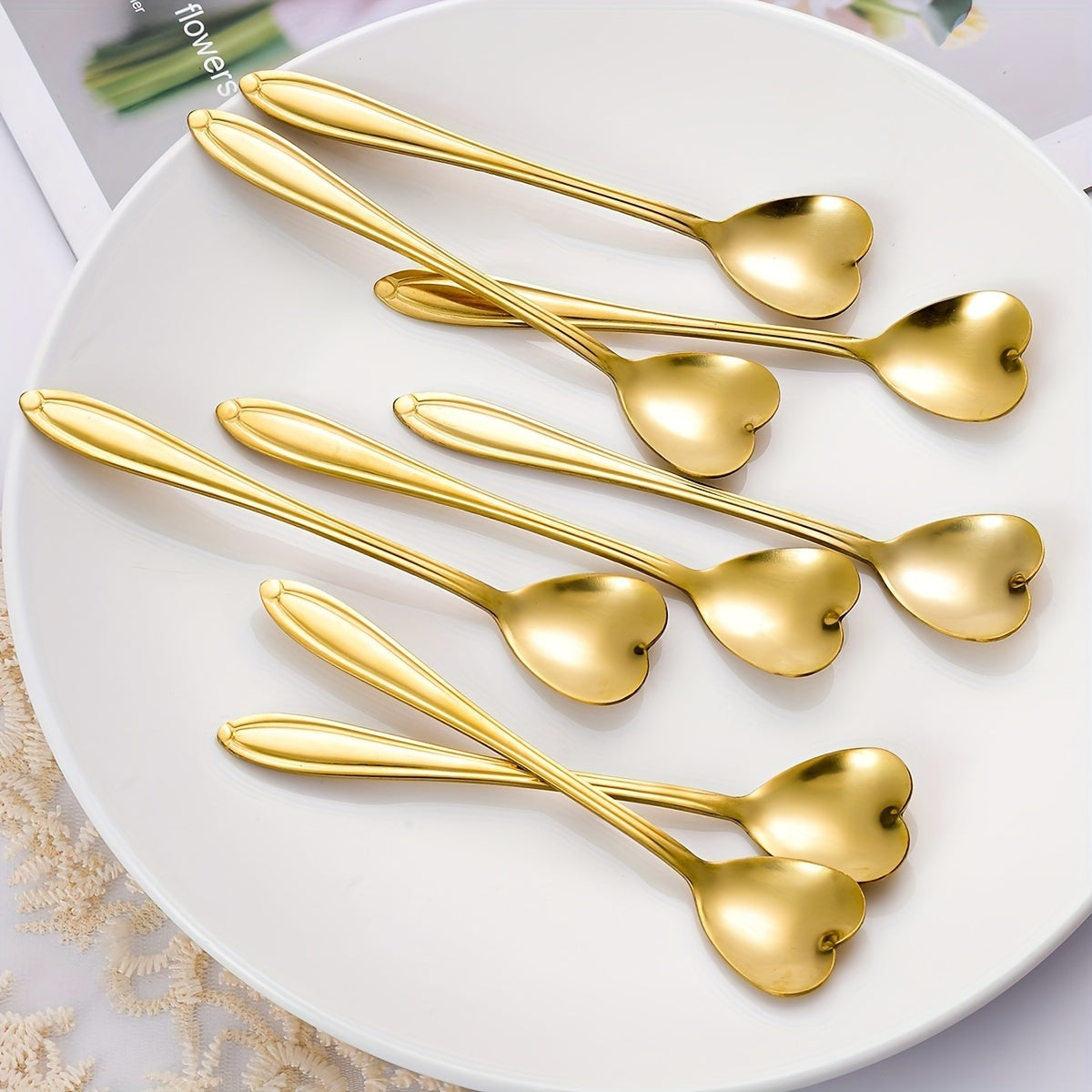 Set of 8 Heart-shaped Stainless Steel Ice Spoons in Gold, Multipurpose Mixing and Dessert Coffee Spoons, Perfect Gift and Creative Kitchen Accessories for the Home