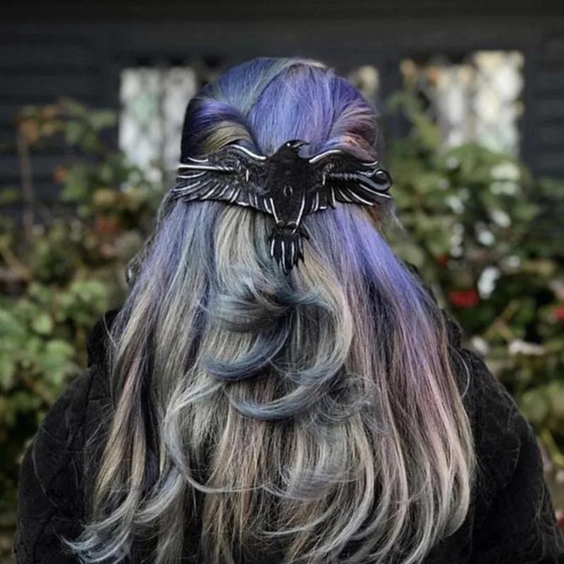 Retro Crow-inspired Hair Pin with Decorative Gothic Style, perfect for creating a stylish Hair Bun or Dish. Trendy Hair Accessory for Party Wear.